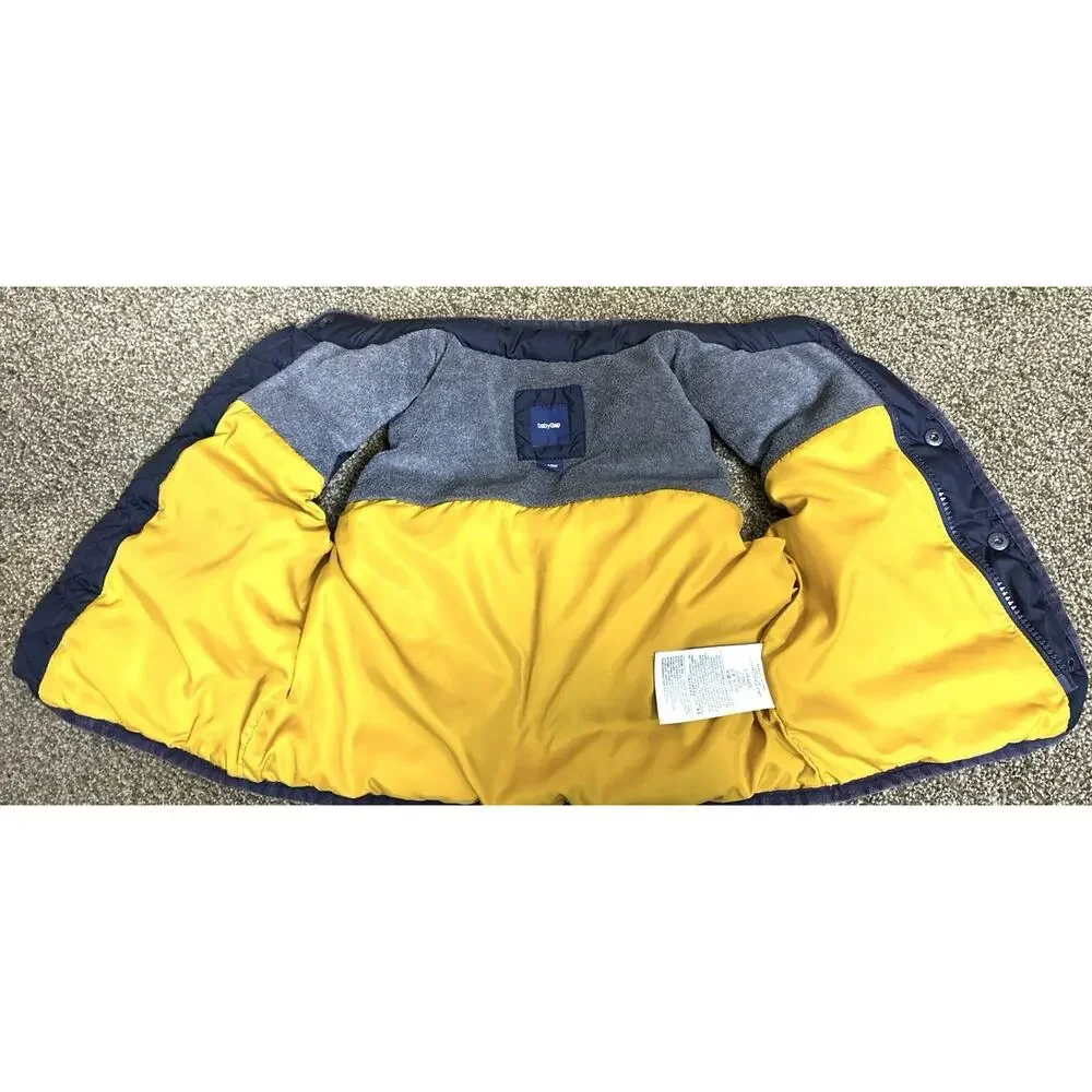 BABY GAP PUFFER VEST. Unisex. Striped Lining. Side Zip Pockets. Size 2 years